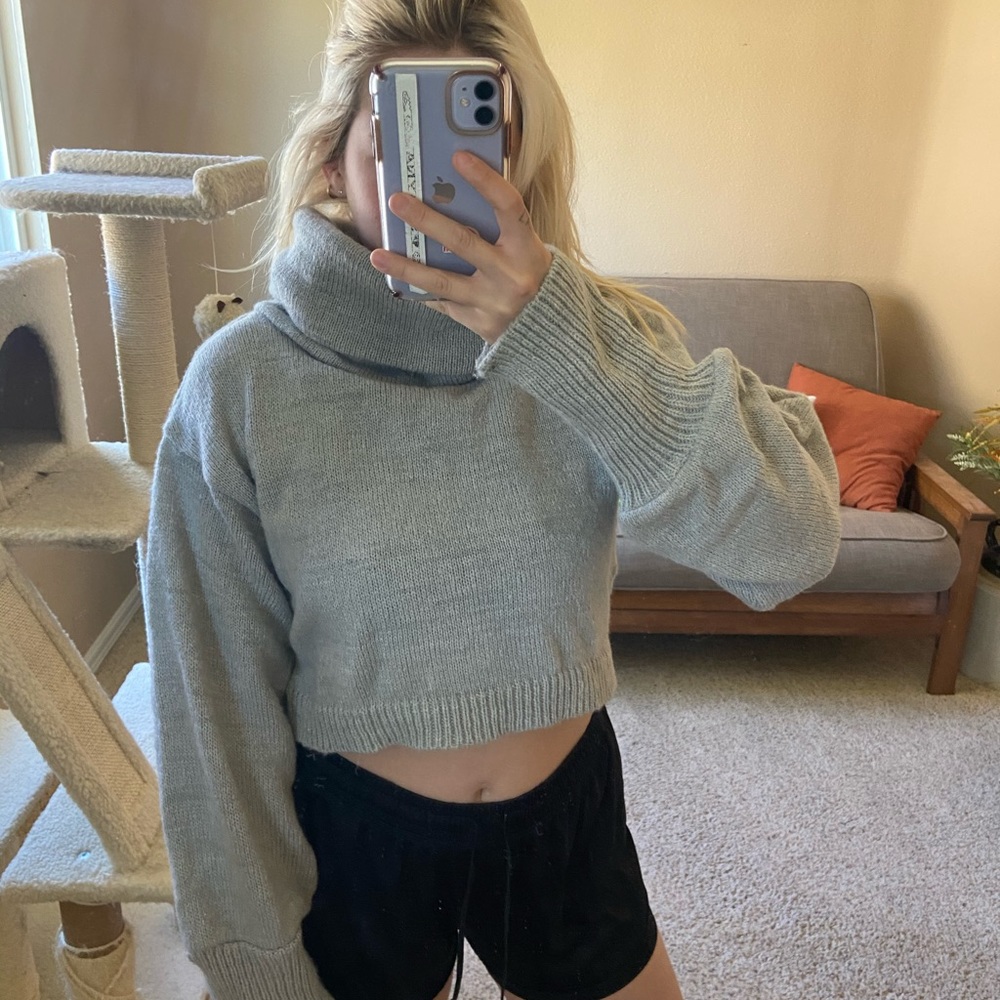 Pretty little thing cropped sweater!